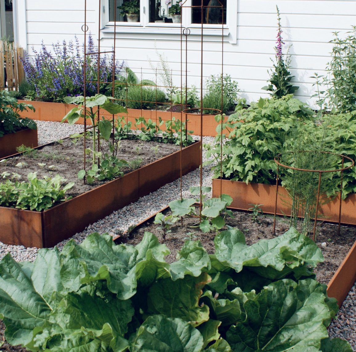 Purløg dryssende over frokostbordets pålæg