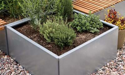 Land Modern Plantekasse I Galvaniseret Magnelis Staal Kvadratisk 80X80 Cm Fra Land Hoejbede Land Modern Plantekasse I Galvaniseret Magnelis Staal Kvadratisk 80X80 Cm Fra Land Hoejbede
