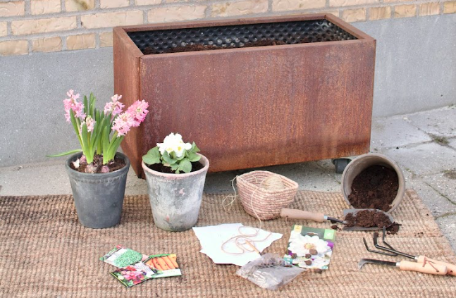 Sådan fylder du din plantekasse - nemt og billigt!