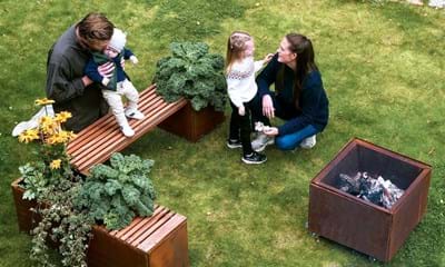 Land Fire Baalfad Og Land Modern Baenksaet Efteraar Oppefra Koelig Tone Land Fire Baalfad Og Land Modern Baenksaet Efteraar Oppefra Koelig Tone